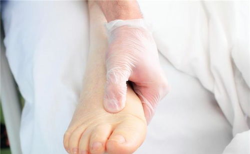 老年人脚出现浮肿是什么原因导致的 你的理解真的对 看专家理解