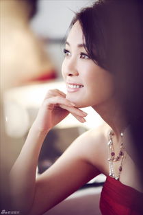 组图 傅艺伟诠释唯美女人 甜美微笑显幸福 
