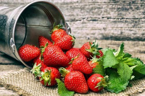 草莓是几月份的水果,草莓上市的季节是什么时候？