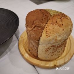 花园饭店西餐厅的三色面包配黄油好不好吃 用户评价口味怎么样 北京美食三色面包配黄油实拍图片 大众点评 