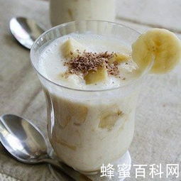香蕉蜂蜜酸奶可以一起吃吗 酸奶香蕉加蜂蜜的功效