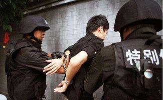 美国民众 在我没罪的情况下警察想杀我,可以向警察开枪自卫吗