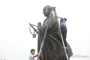 唐僧怎么 锈 了 大雁塔景区回应 下雨导致 已做保养 