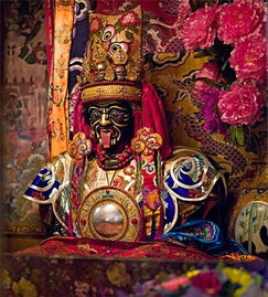 西藏唯一财神庙,供奉的是来自汉地喜好喝酒的女财神 扎基寺