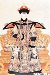 清朝皇后朝服像 