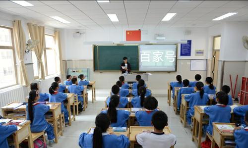 建议多建高中学校普及高中教育,让孩子十五六岁有学上