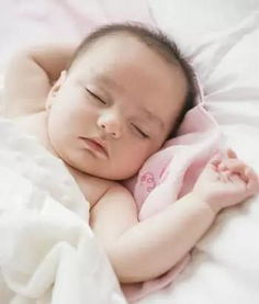 婴儿睡觉发出声音为什么