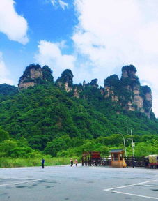 暑假去湖南张家界旅游攻略,到张家界后怎么去景区 行李和住宿怎么安排