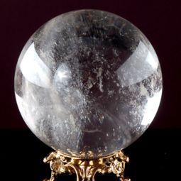 水晶球寓意是什么 白色水晶球的寓意 水晶球颜色的寓意 