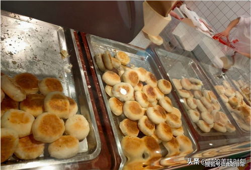 浙江宁波街头的馅饼店,12个人不停做也赶不上卖,1天收入25000元
