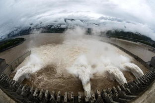 四川盆地暴雨如注,长江2号洪水涌入三峡 暴雨还要持续几天 