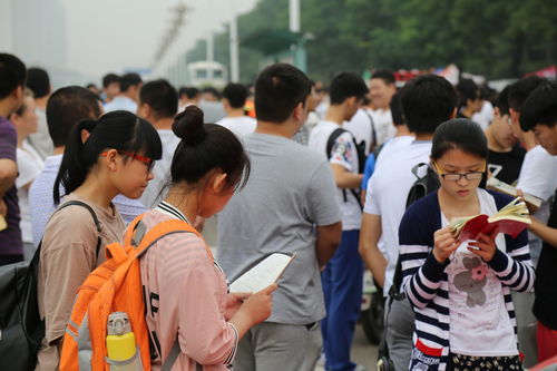 高考生复读一般多少钱一年