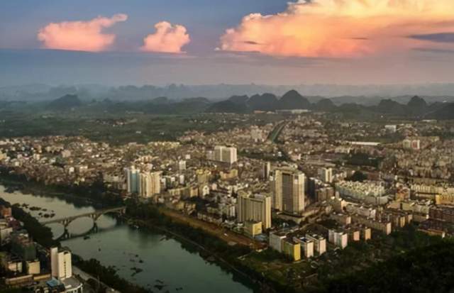 河池跟宜州哪個城市比較有發展前景?