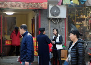 北京 算命一条街 火热 店主扮道士供菩萨