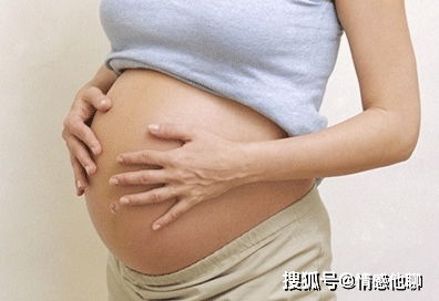 原创孕晚期，这3个动作孕妈尽量少做，可能会让胎宝宝感觉“不舒服”