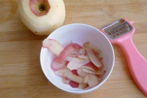 吃苹果时,削皮好还是不削皮好 专家告诉你答案,可别搞错了