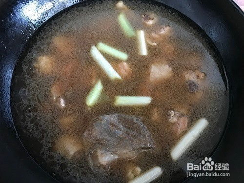 鸡肉炖什么比较好