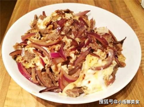 牛肉和鸡蛋炒,是特色粤菜,色泽浅黄,肉质鲜滑,超下饭 滑蛋牛肉 