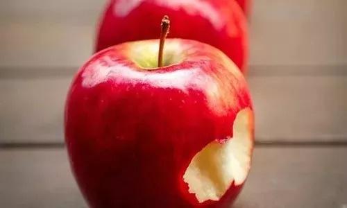 如果每天早餐前都吃一个苹果,对身体有四大好处,你猜一猜是什么