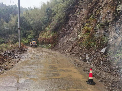 连日多雨,武平一处发生溜方 山体滑坡有哪些预兆