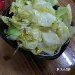 包菜串串怎么弄好看(上街包菜串配料)