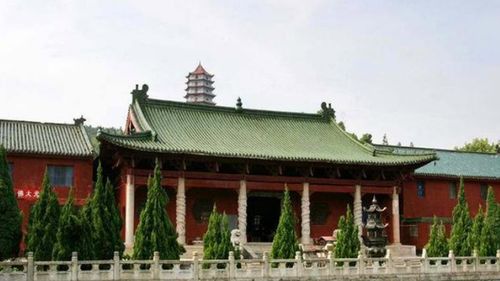 国内有个寺庙不仅观赏免费,上香吃饭也免费,唯独不准这类人进入