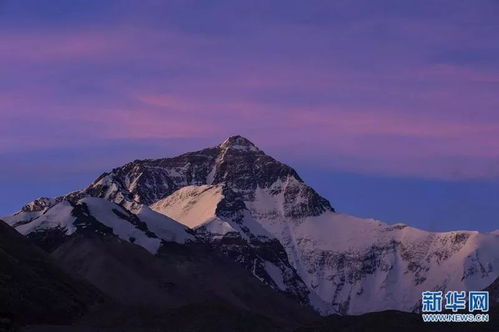 世界之巅 北大登山队成功登顶珠穆朗玛峰 