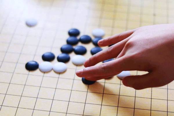 机器人下棋只论输赢,人类下棋才讲境界 