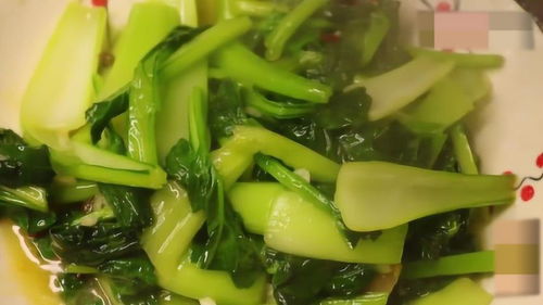 教你炒青菜的简单做法,青菜翠绿又好吃,一大盘上桌都不够吃 