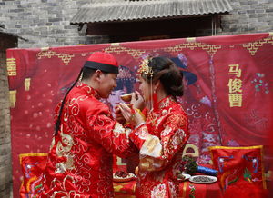 实拍河南农村传统中式婚礼,交杯酒亮了 