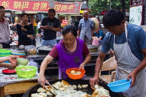 大叔晚上卖 早餐 ,1天卖3000个,刚出锅遭疯抢,吃过的都说好