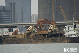 深圳 泥头车运送渣土淤泥 日夜装船偷排 填海 