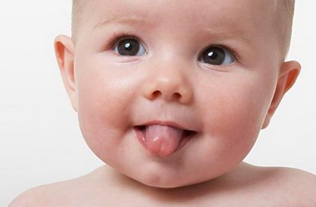 宝宝舌苔厚白应注意 6种疾病会造成舌苔厚白 