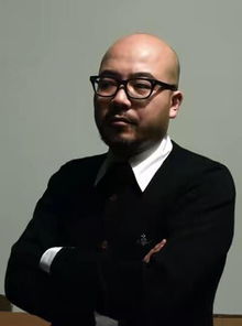 香港粤语乐坛十大作词人,他排第一当之无愧,其他排名不分先后