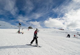 澳大利亚迎来滑雪季节可持续至十月初新闻频道 