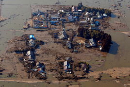 触目惊心 日本地震海啸后一片狼藉 