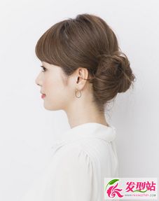 头发很短怎么扎丸子头 图解最IN韩式蓬松丸子头扎法