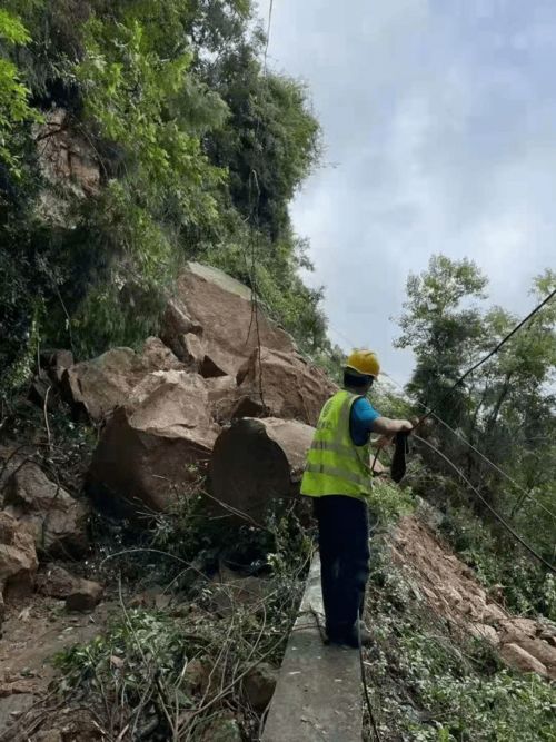 四川多地遭遇强降雨 中国移动发挥技术优势快速出击确保通信畅通