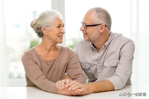 老年人找老伴,与其在乎养老金的多少,不如在乎这三个关键点