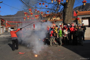 放鞭炮的来历(放鞭炮的来历（过年的时候放鞭炮的来历）)