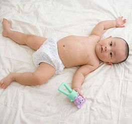 婴儿什么时候用枕头 专家称没必要马上给枕头 