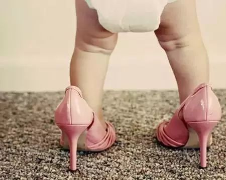 穿错鞋会给宝宝造成永久伤害 硬底还是软底鞋好 专家教你选鞋了...... 