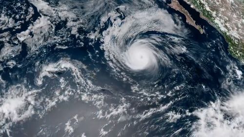 兴奋又可怕 这就是从太空看见的飓风琳达 