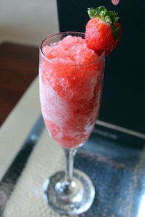 香槟草莓冰沙 