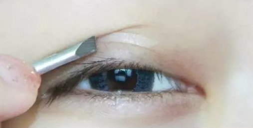 化妆师双眼皮制作方法,怎么做双眼皮
