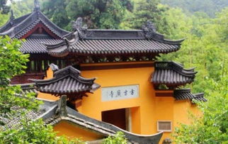 浙江一寺庙,没有门票 香火免费 素斋只有2元,游客 良心寺庙