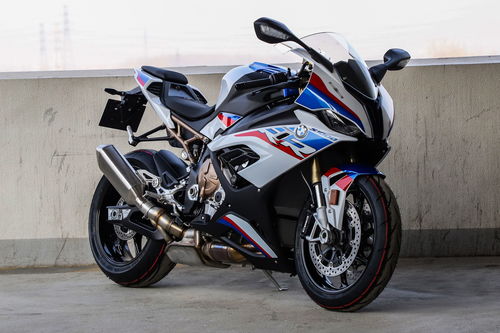 探索S1000RR，性能与设计的完美融合