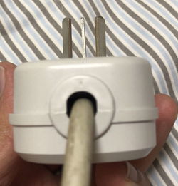 买了漏电保护开关,多买了一个,可以直接剪断洗衣机插头的线接上吗 会不会有隐患 