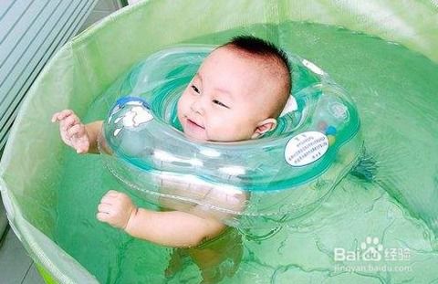 婴儿怎样在家里洗澡游泳