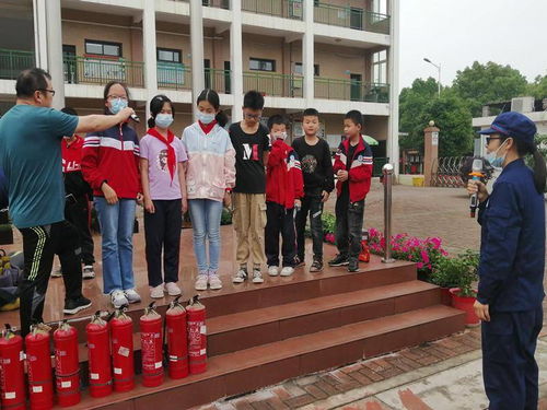 鄂州葛店消防进校园 800余名师生学消防